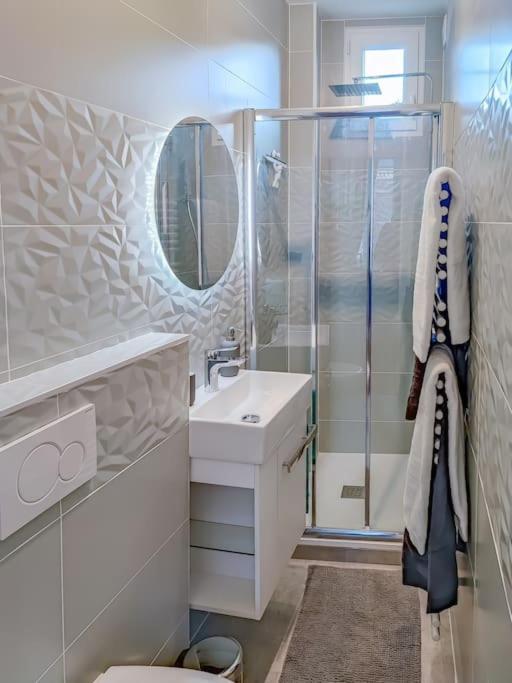 The Blue Suite Етрета Екстер'єр фото